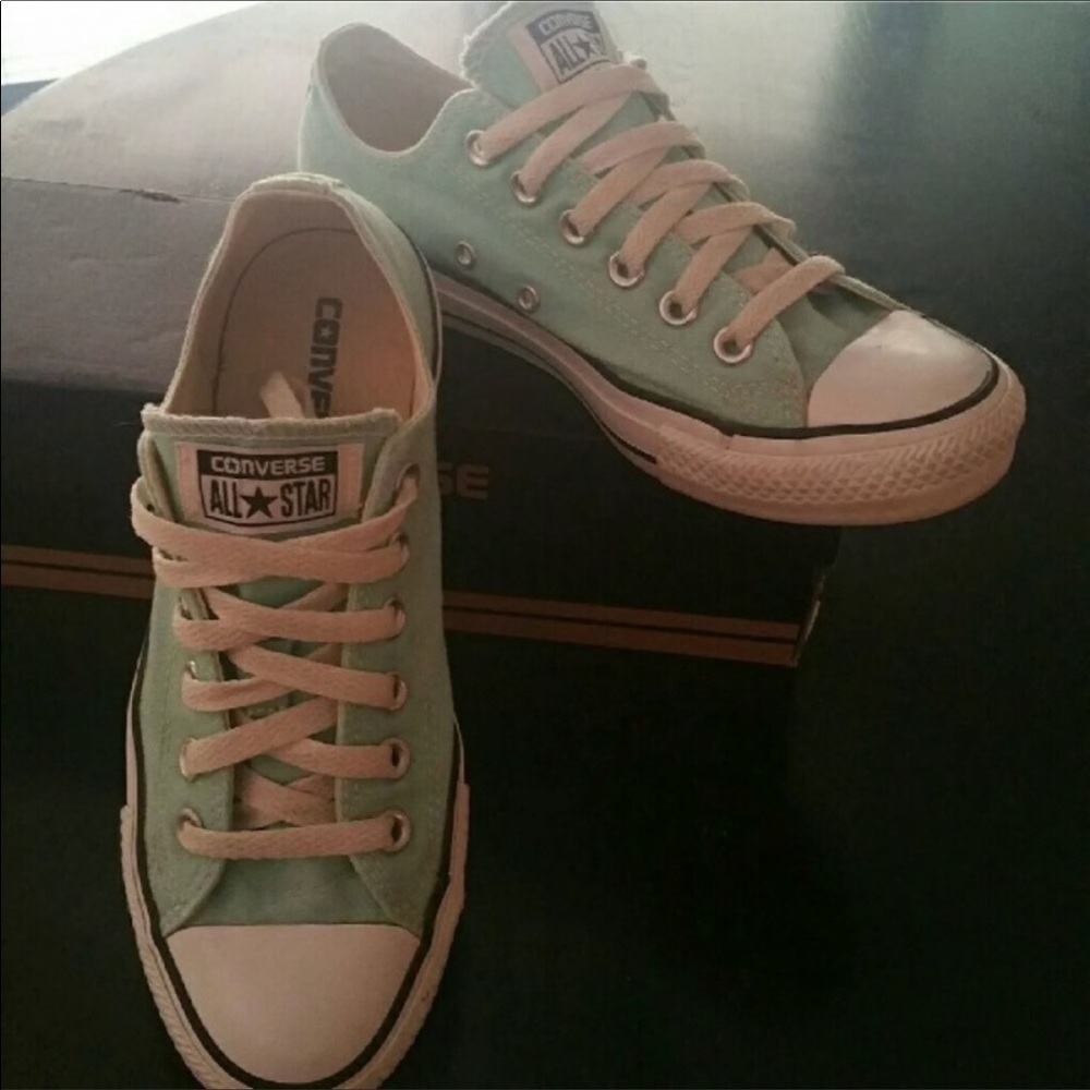 Converse - Picture 2 of 3